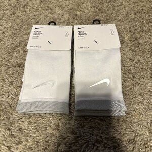 2X Nike Spark dri fit crew running socks, men's 6-7.5 Women’s 7.5 -9 White